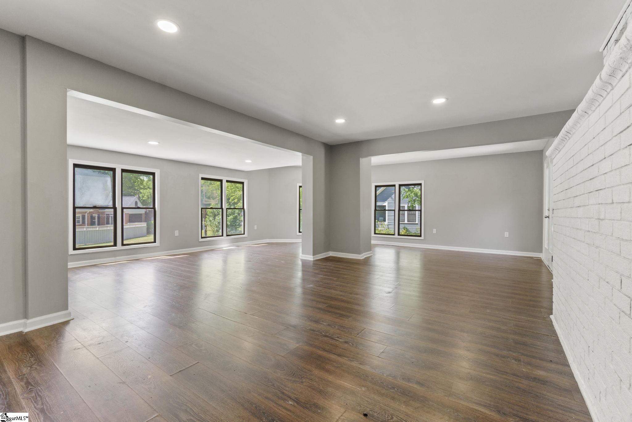 922 Carolina Circle Anderson, SC 29621 - Photo 5 of 36