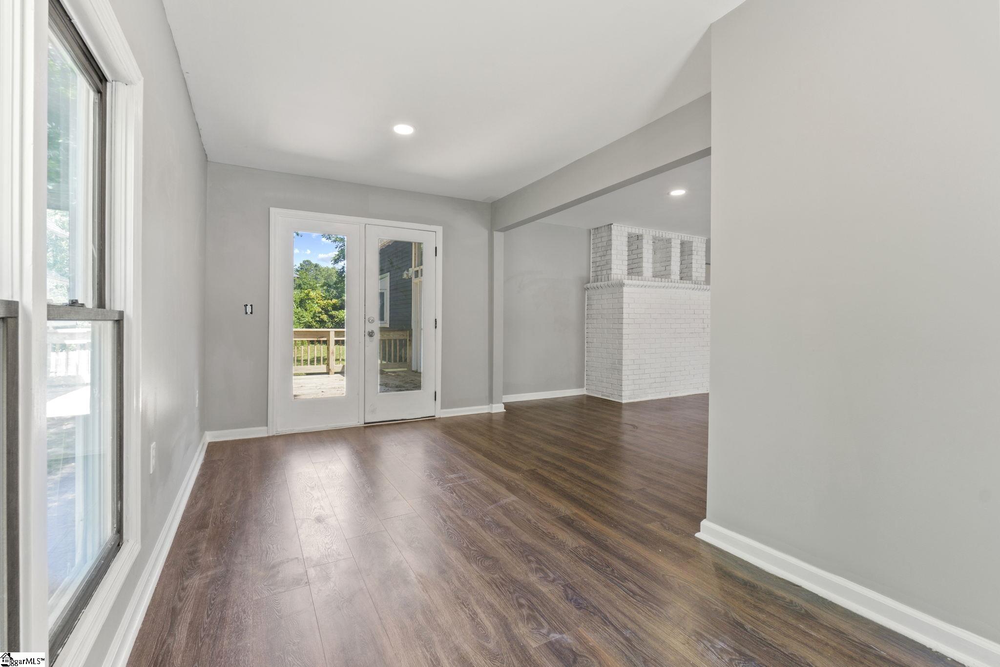 922 Carolina Circle Anderson, SC 29621 - Photo 8 of 36