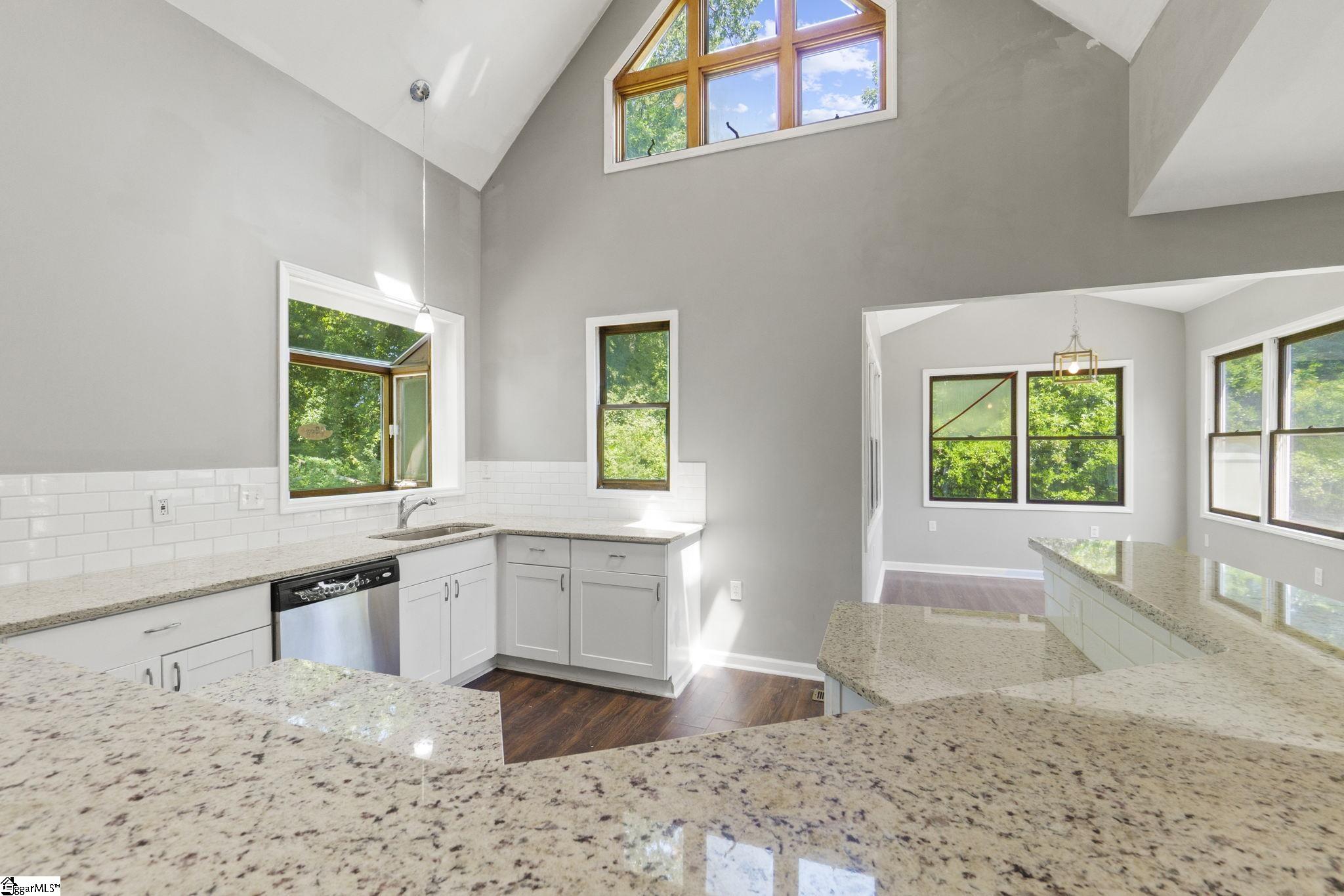 922 Carolina Circle Anderson, SC 29621 - Photo 10 of 36