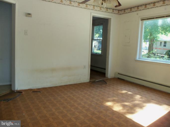 10159 Guilford Road Jessup, MD 20794 - Photo 11 of 17 Living Room