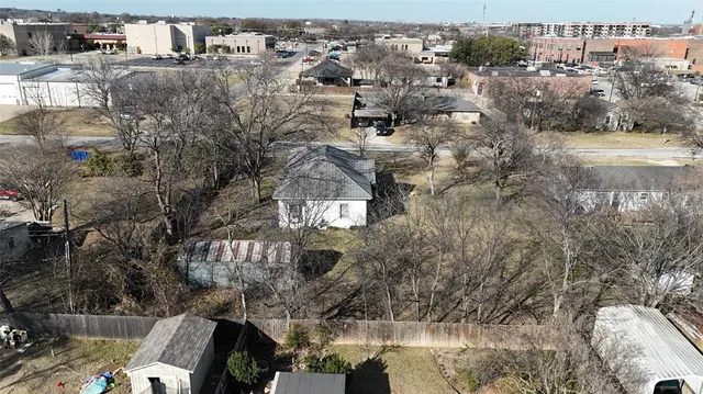 $350,000 | 213 West Eldred Street, Unit 1, Burleson, TX 76028