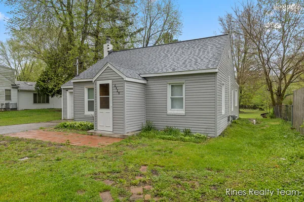$119,900 | 6429 Rosedale Road, Lansing, MI 48911