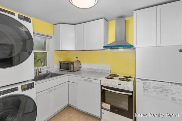 $119,900 | 6429 Rosedale Road, Lansing, MI 48911