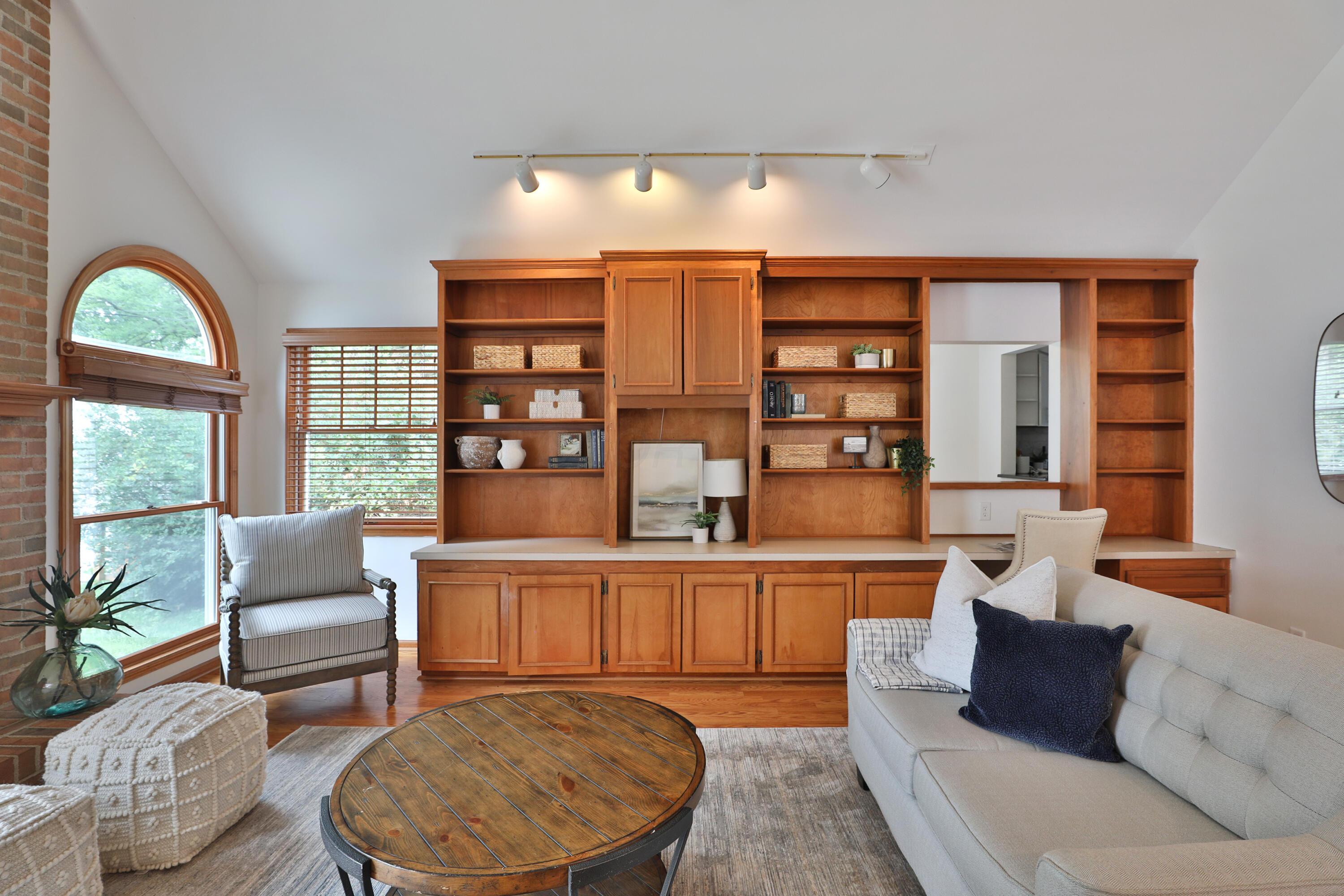 429 Arden Road Columbus, OH 43214 - Photo 25 of 49 Family Room