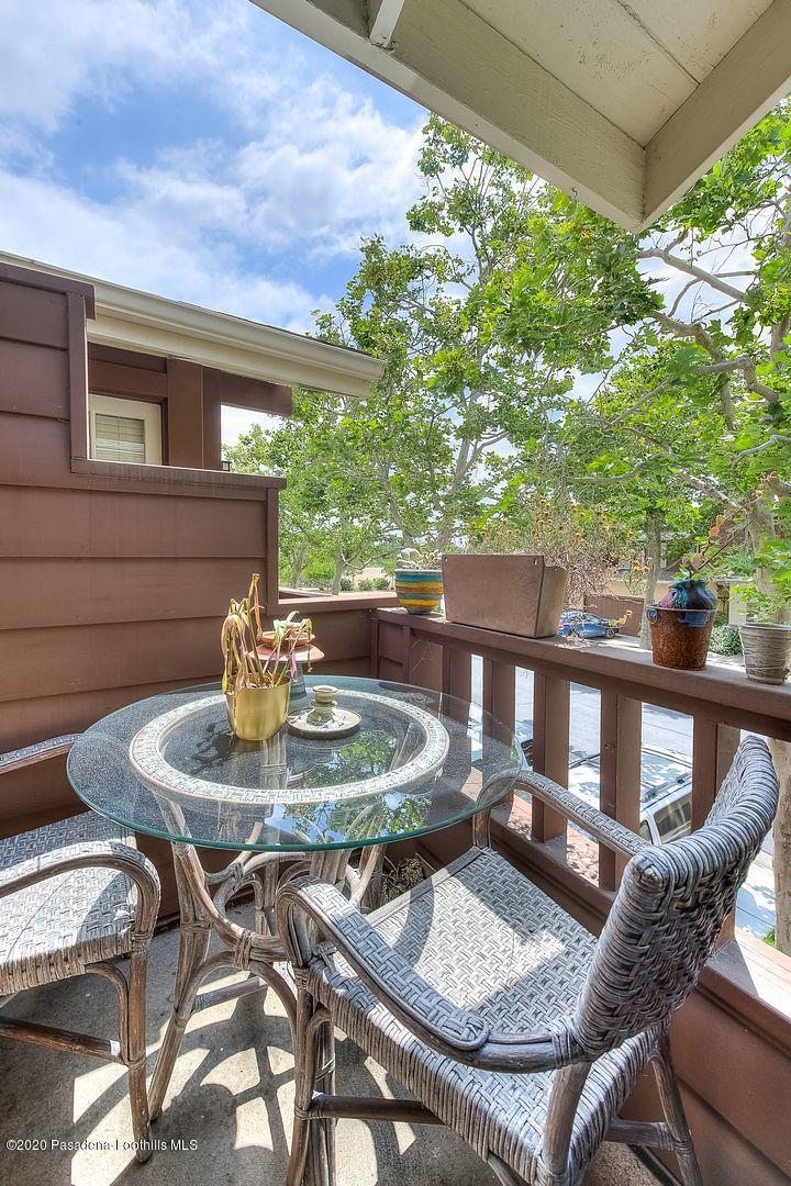 2871 Ashley Drive Pasadena, CA 91107 - Photo 14 of 20 Master Bathroom