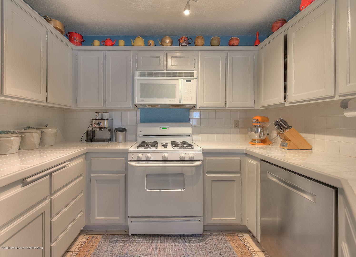 2871 Ashley Drive Pasadena, CA 91107 - Photo 9 of 20 Kitchen (5 of 8)