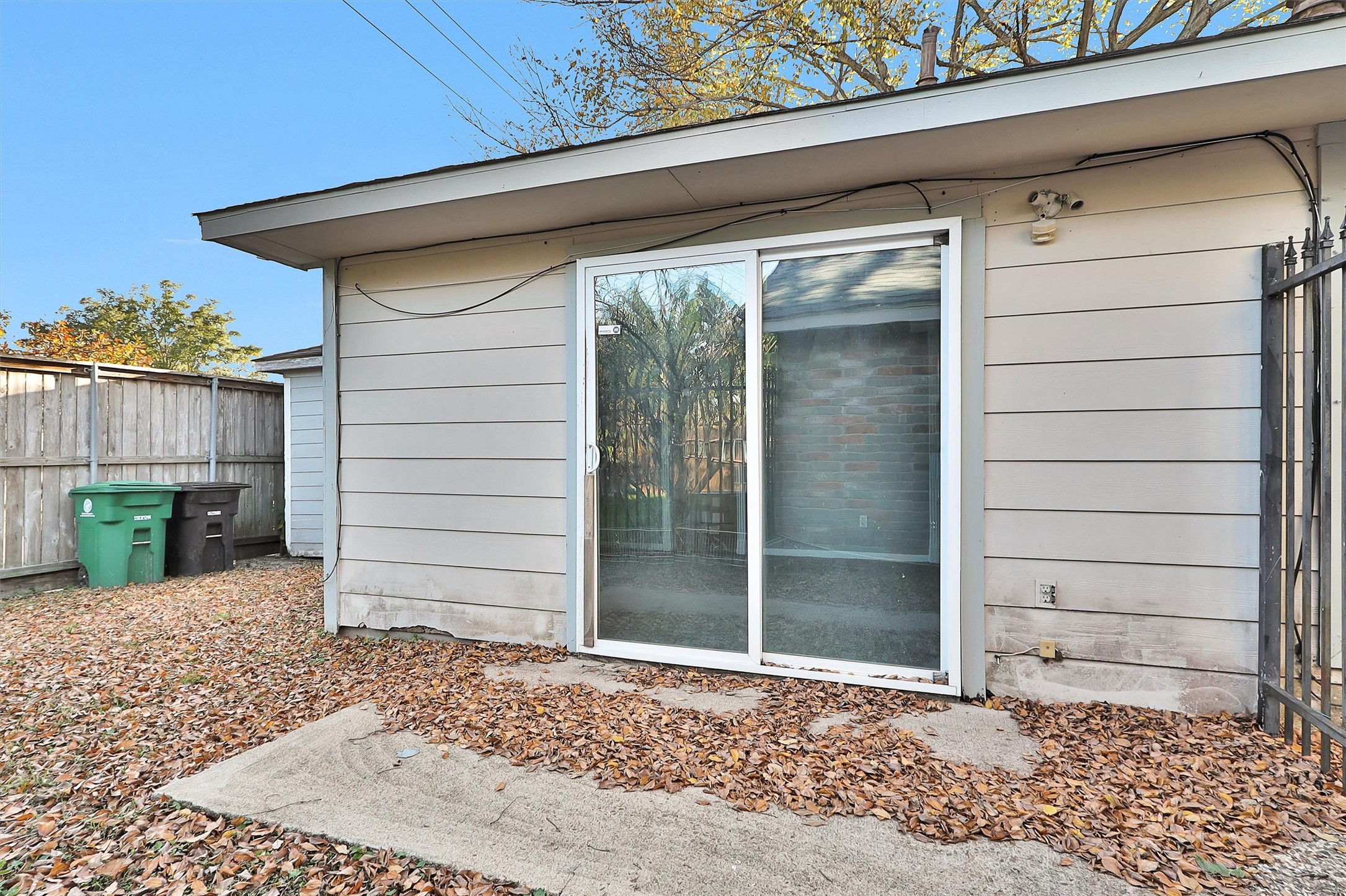 12443 South Rachlin Circle Houston, TX 77071 - Photo 27 of 29 a view of door
