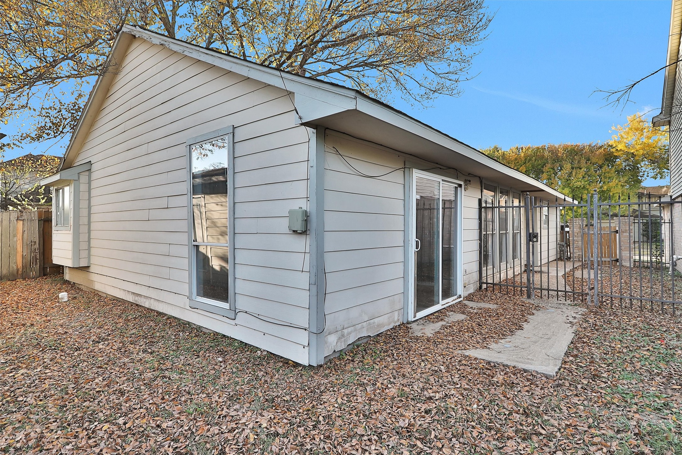 12443 South Rachlin Circle Houston, TX 77071 - Photo 29 of 29 a view of a house with a yard