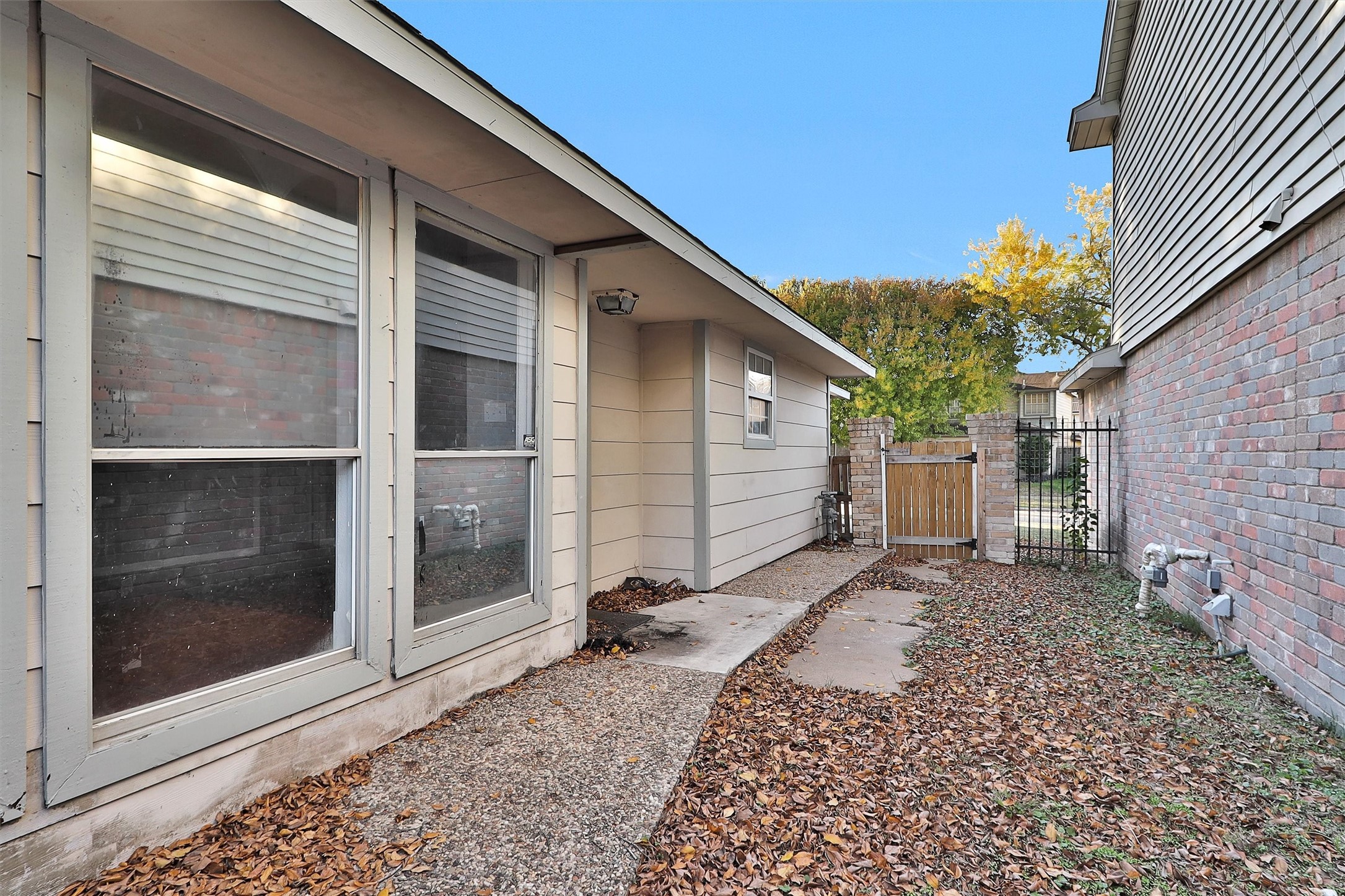 12443 South Rachlin Circle Houston, TX 77071 - Photo 5 of 29