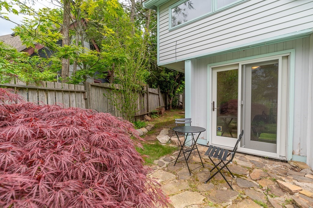 7 Lighthouse Way Gloucester, MA 01930 - Photo 11 of 25