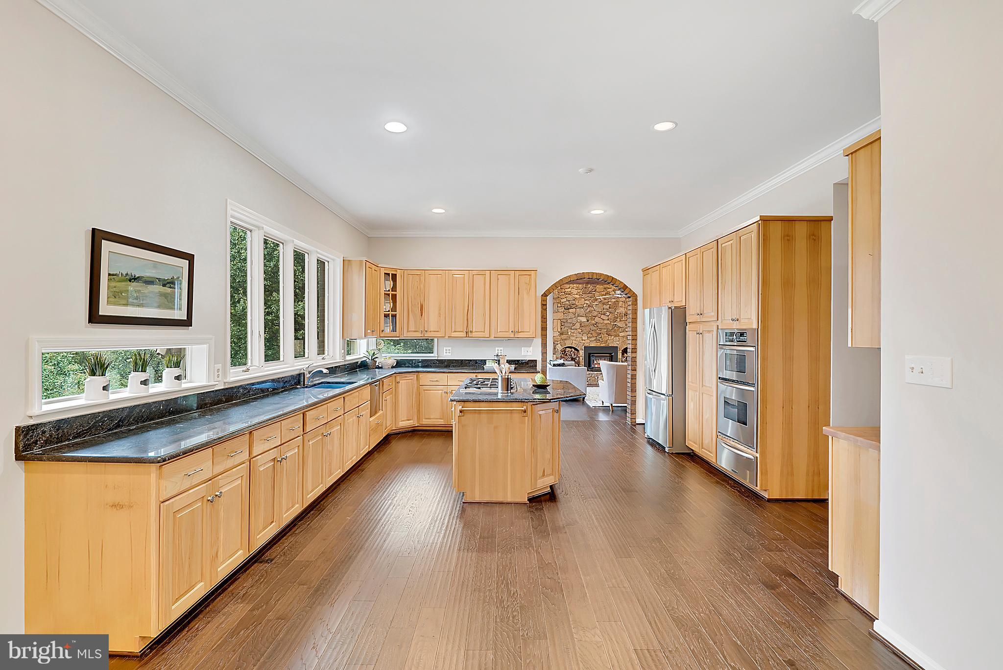 4354 High Ridge Road Haymarket, VA 20169 - Photo 12 of 30 Kitchen is made for entertaining