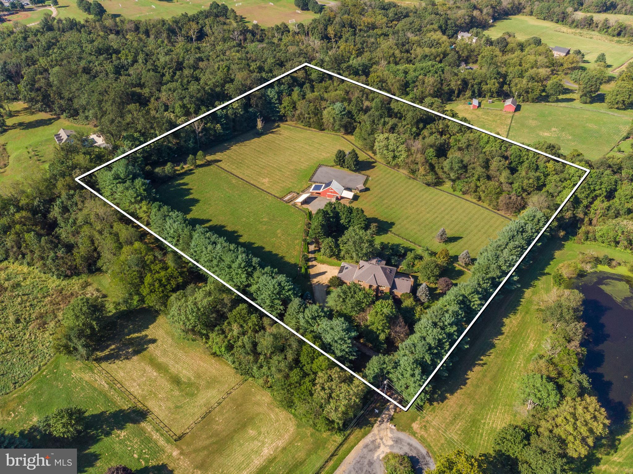 10 Pastoral acres with 3 paddocks and trails