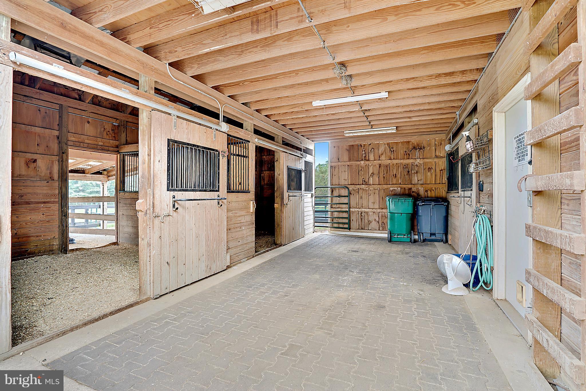 4354 High Ridge Road Haymarket, VA 20169 - Photo 28 of 30 Stable with feed room/tack room/hot water and elec