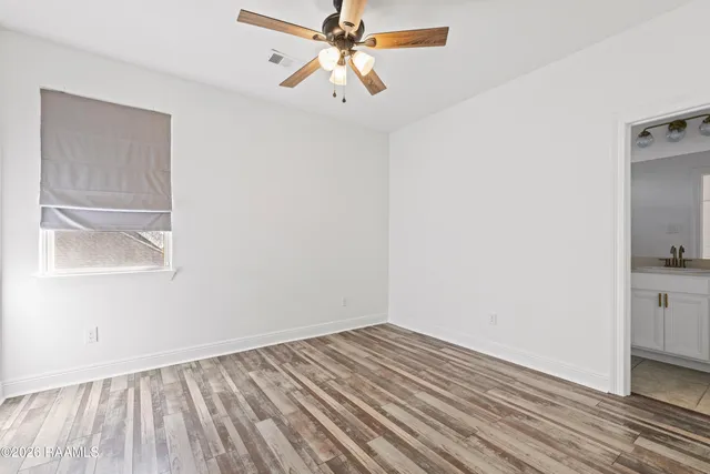 $299,000 | 102 Stonehurst Drive, Youngsville, LA 70592