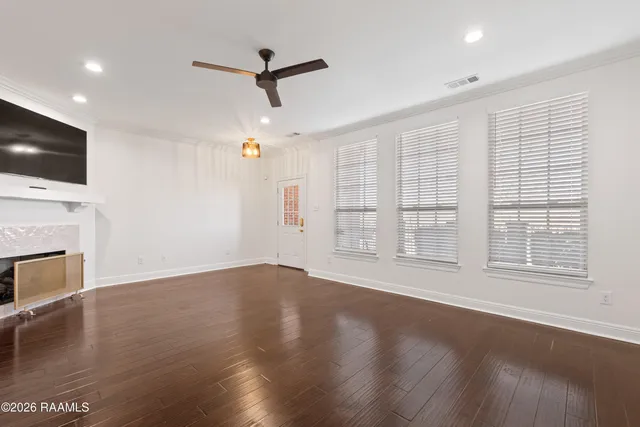 $299,000 | 102 Stonehurst Drive, Youngsville, LA 70592