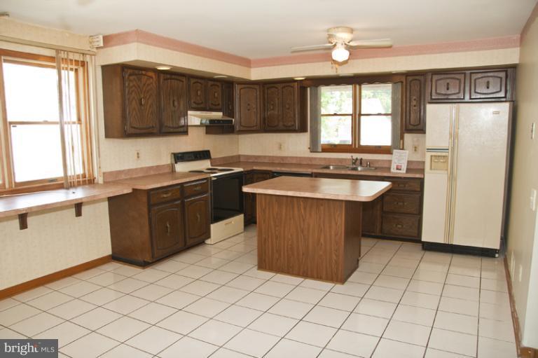353 Stillwater Road Essex, MD 21221 - Photo 13 of 29 Kitchen