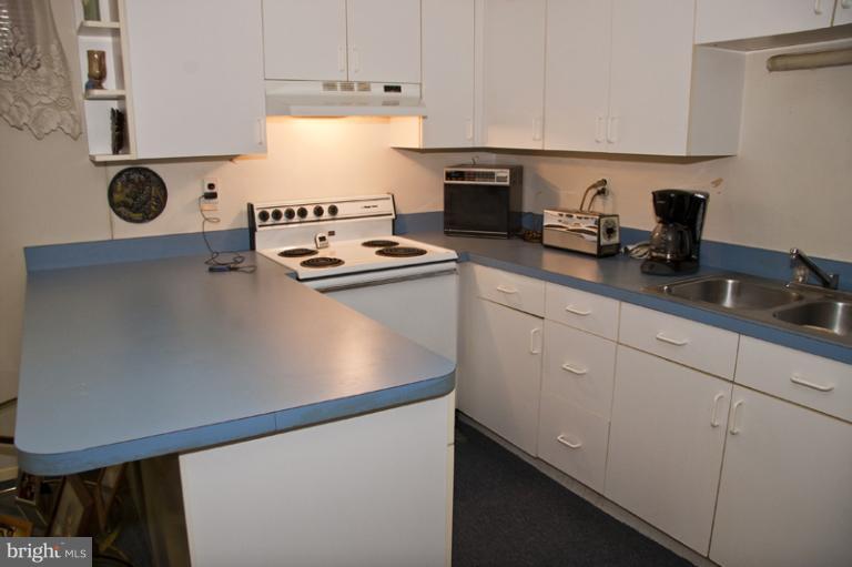 353 Stillwater Road Essex, MD 21221 - Photo 20 of 29 Kitchen