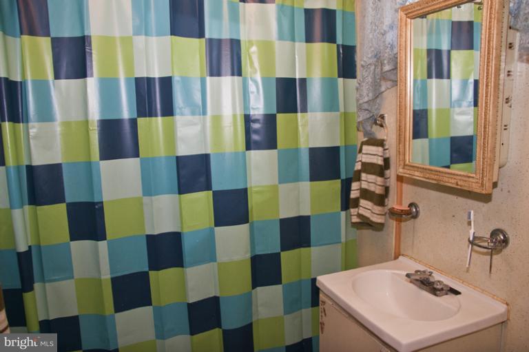 353 Stillwater Road Essex, MD 21221 - Photo 21 of 29 Bath