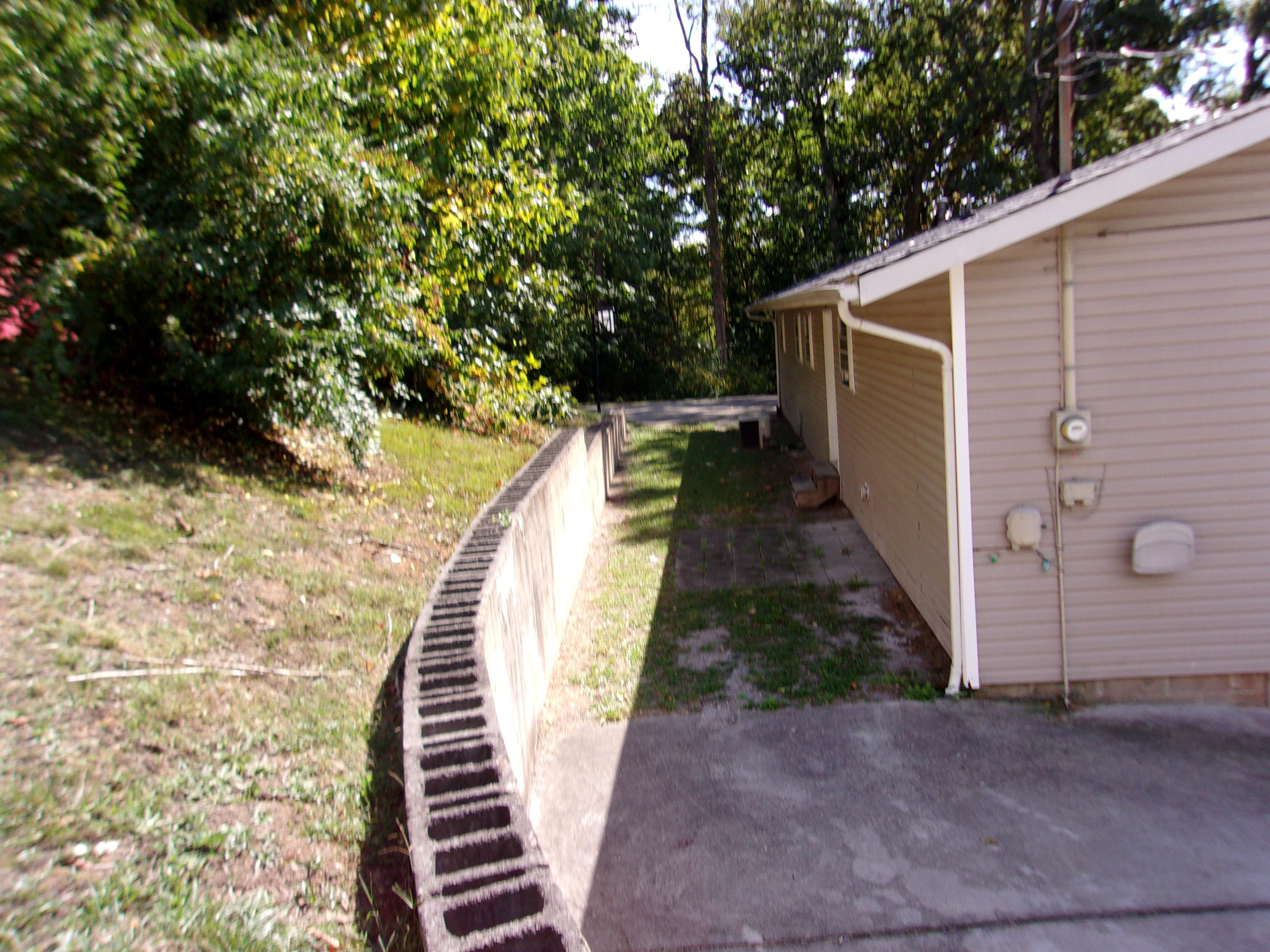 4223 Rambling Road Morristown, TN 37814 - Photo 7 of 22 043
