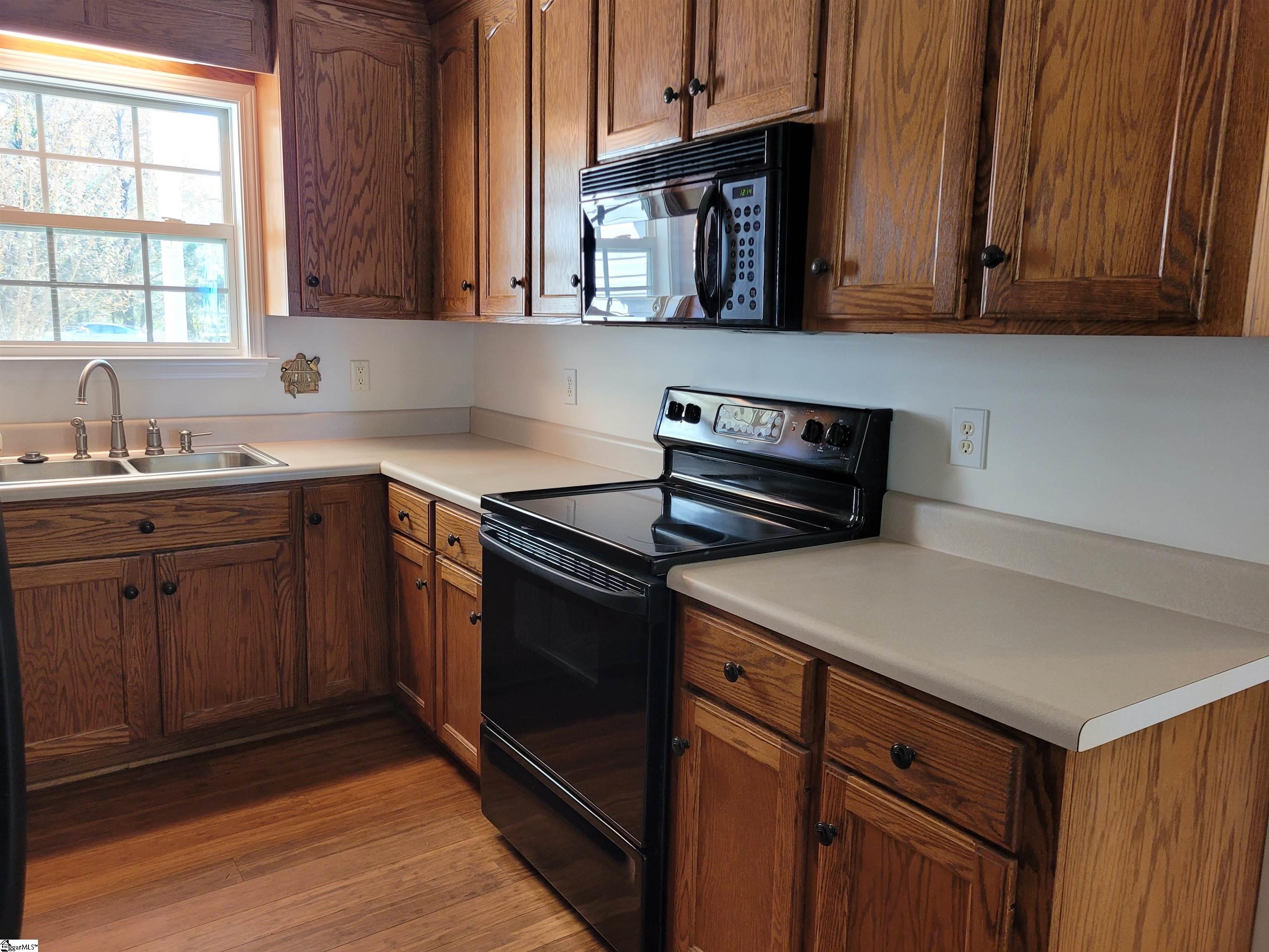 828 Pope Field Road Easley, SC 29642 - Photo 4 of 19 Gallery Image 4