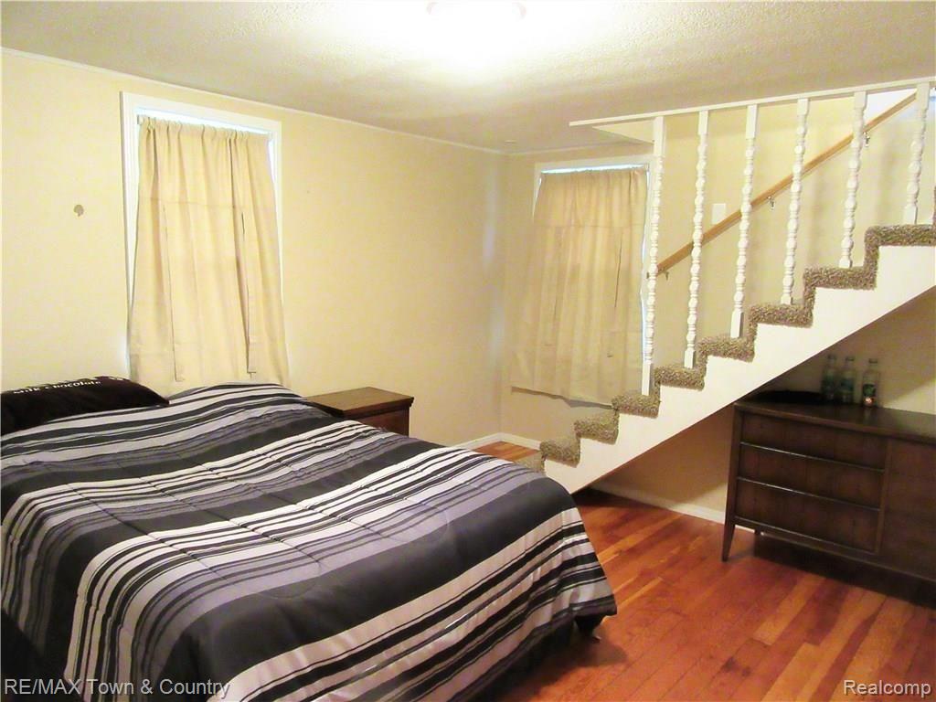 2318 North Linden Road Flint, MI 48504 - Photo 16 of 21 linden bedroom.jpg