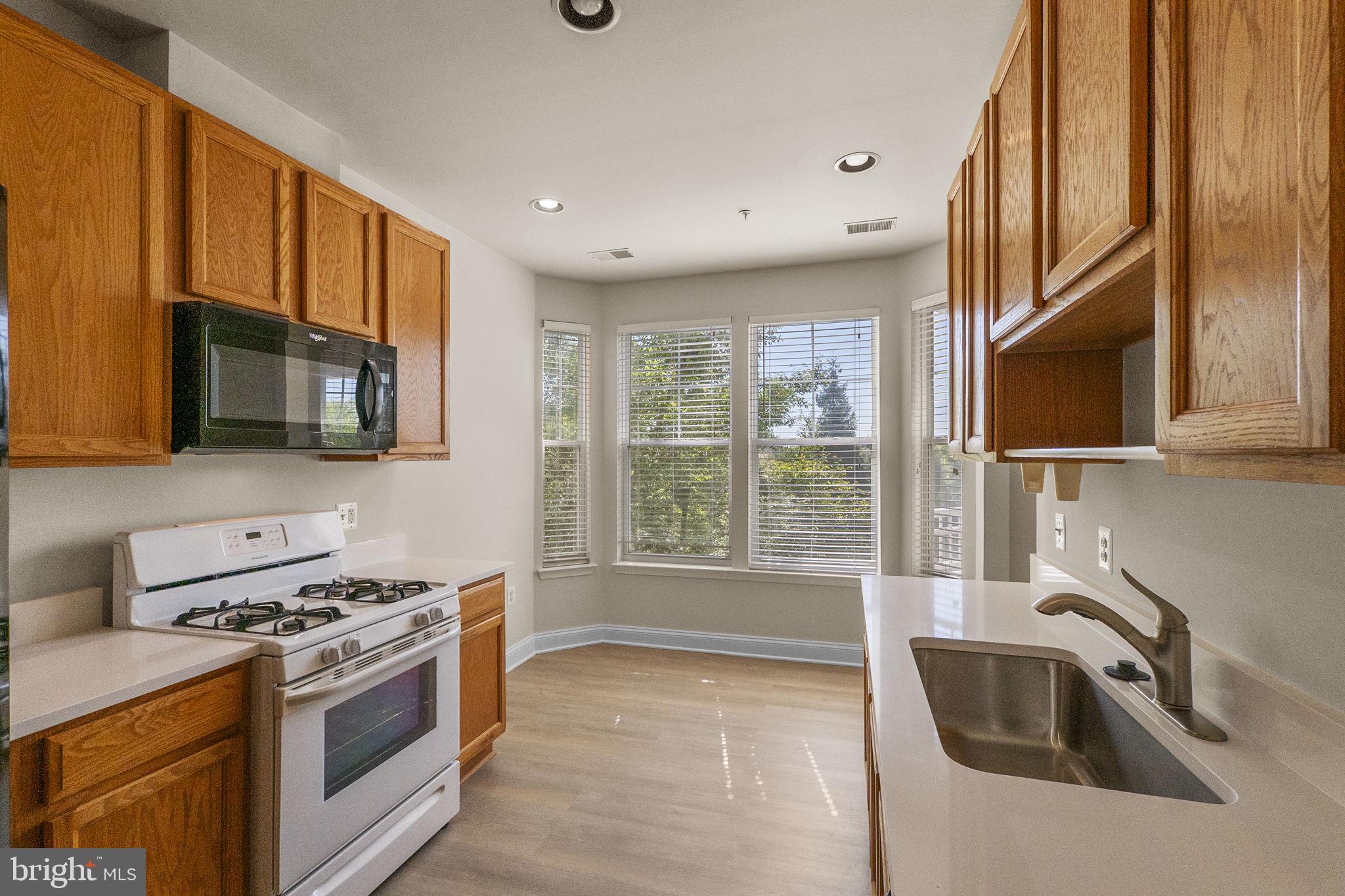 12824 Clarksburg Square Road, Unit 204 Clarksburg, MD 20871 - Photo 15 of 45 Kitchn