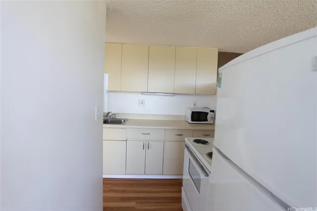 $1,800 | 1060 Kamehameha Highway, Unit 2606B, Pearl City, HI 96782