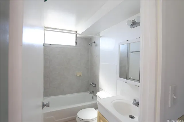 $1,800 | 1060 Kamehameha Highway, Unit 2606B, Pearl City, HI 96782