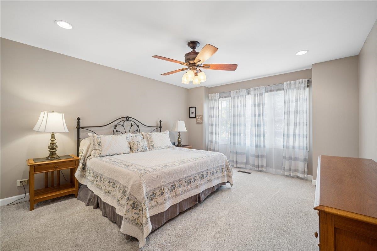 504 Carriage Hill Road Island Lake, IL 60042 - Photo 20 of 44