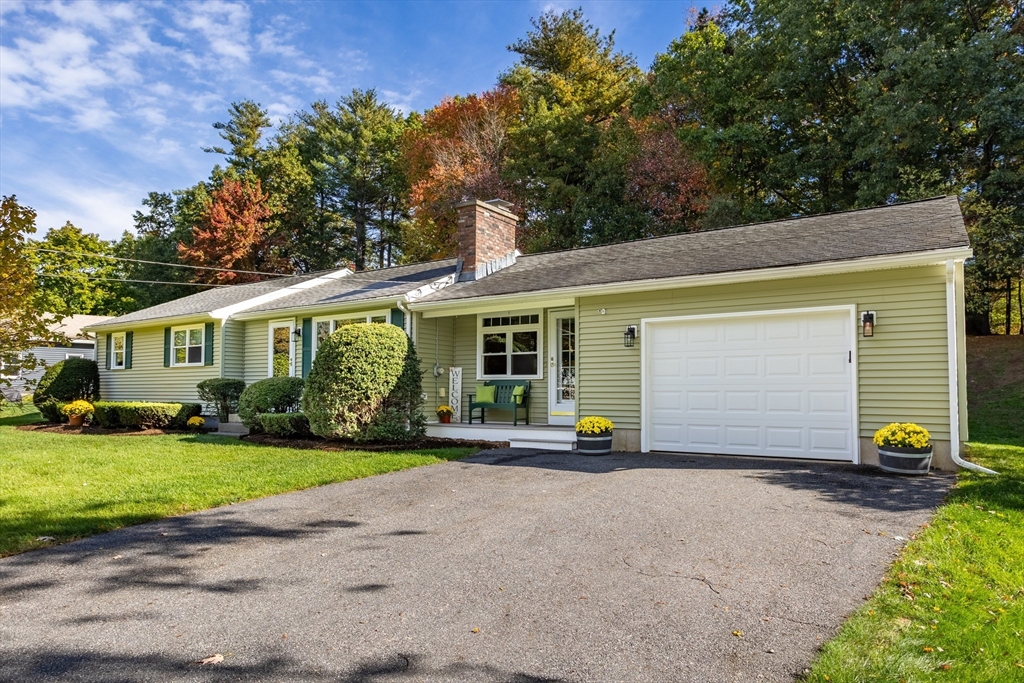 44 Beach Point Road Lancaster, MA 01523 - Photo 2 of 28
