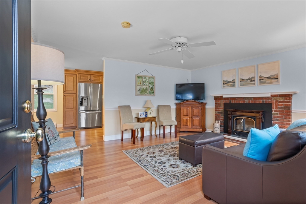 44 Beach Point Road Lancaster, MA 01523 - Photo 7 of 28