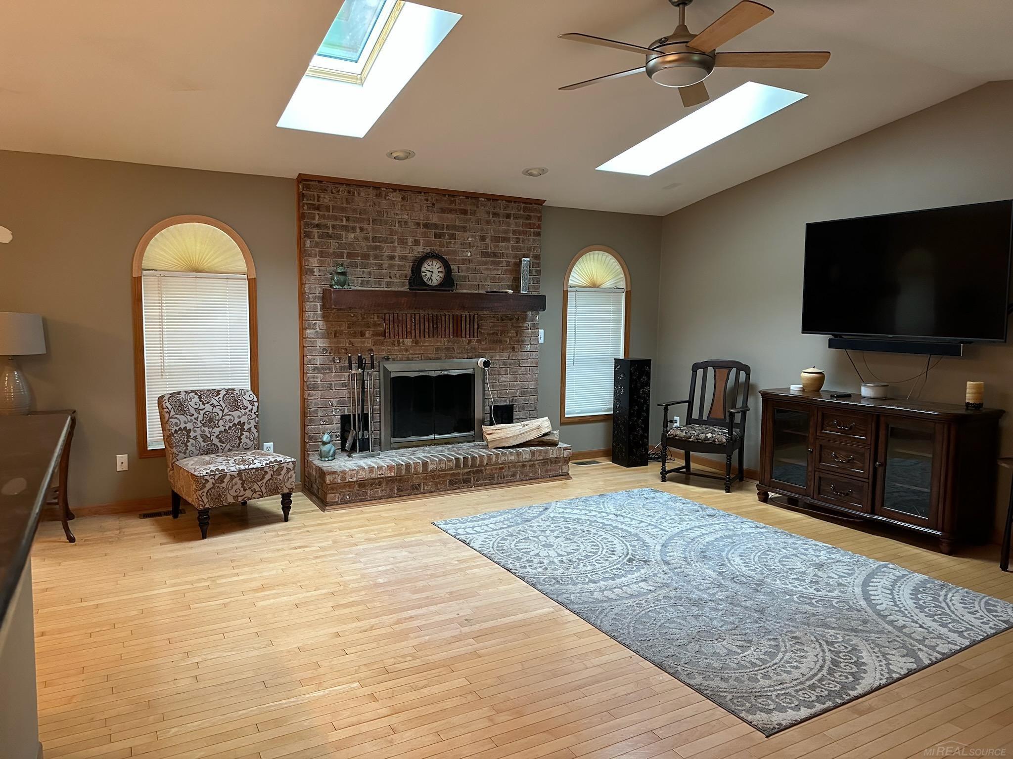 51895 Fairchild Road New Baltimore, MI 48051 - Photo 6 of 34 50120649-5.JPG