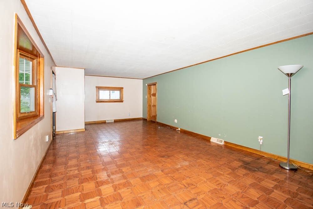 443 North Raccoon Road Youngstown, OH 44515 - Photo 4 of 19 Gallery Image 4