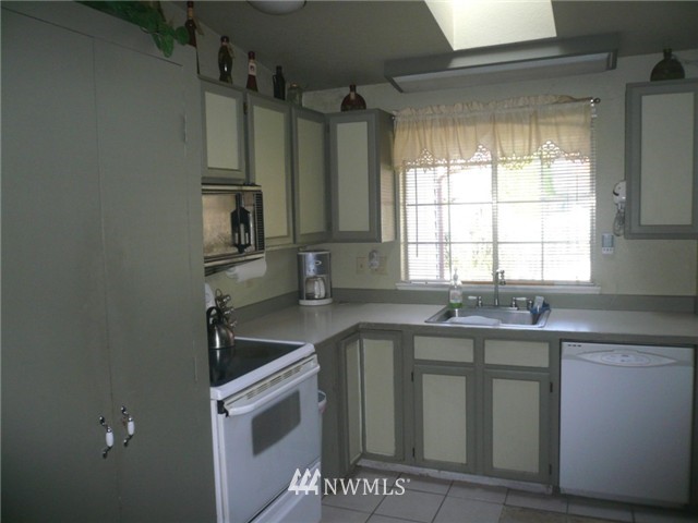 2130 186th Place Southeast Bothell, WA 98012 - Photo 4 of 7