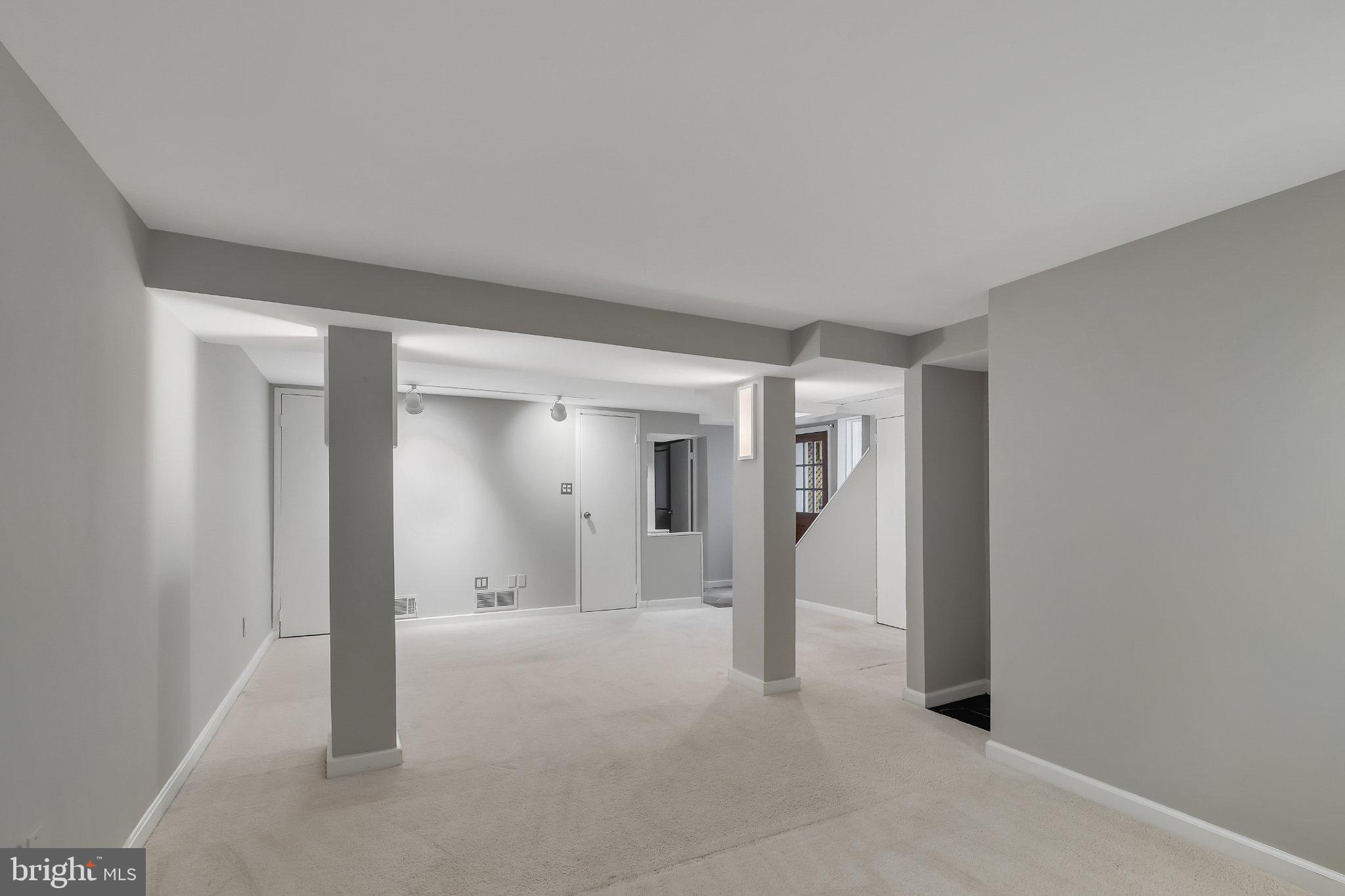 1706 North Glebe Road Arlington, VA 22207 - Photo 30 of 36 Versatile space ready for your vision.