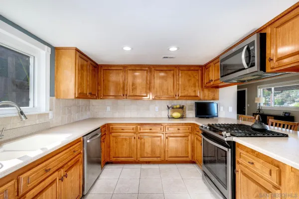 $775,000 | 8653 Willow Terrace, Santee, CA 92071