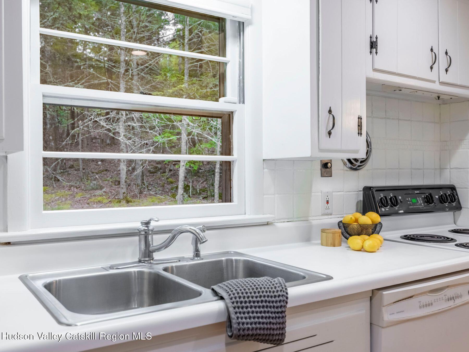 78 Ratterman Road Woodstock, NY 12498 - Photo 16 of 35 photo_online_016