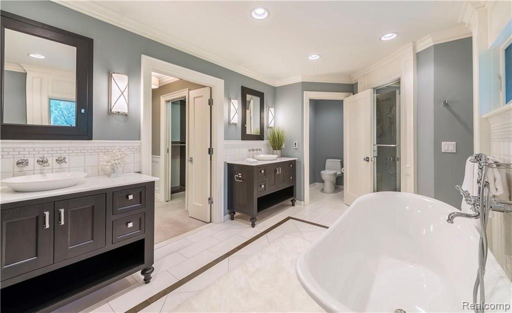 570 Haverhill Road Bloomfield Hills, MI 48304 - Photo 17 of 32