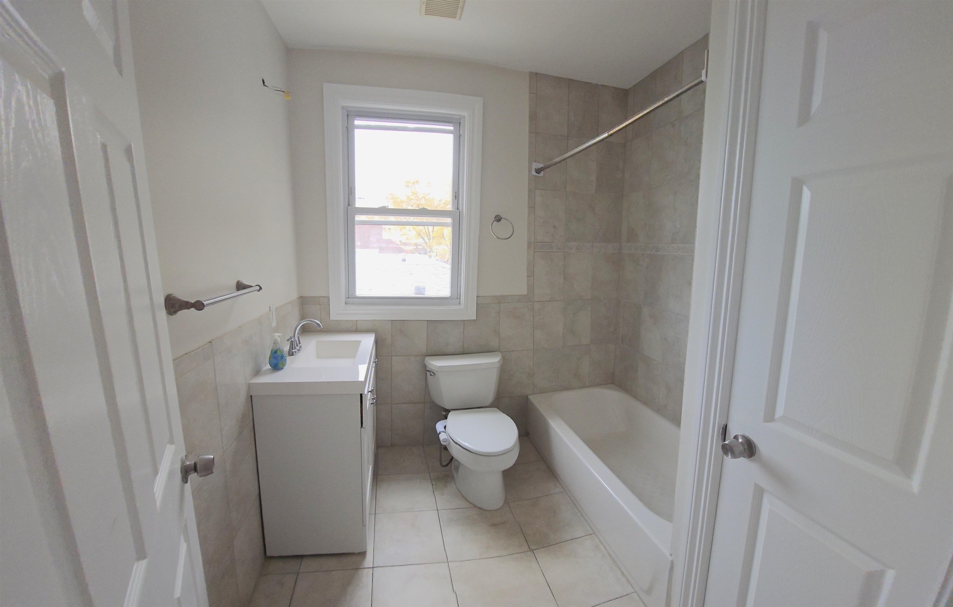 817-819 Avenue C, Unit 3 Bayonne, NJ 07002 - Photo 6 of 11