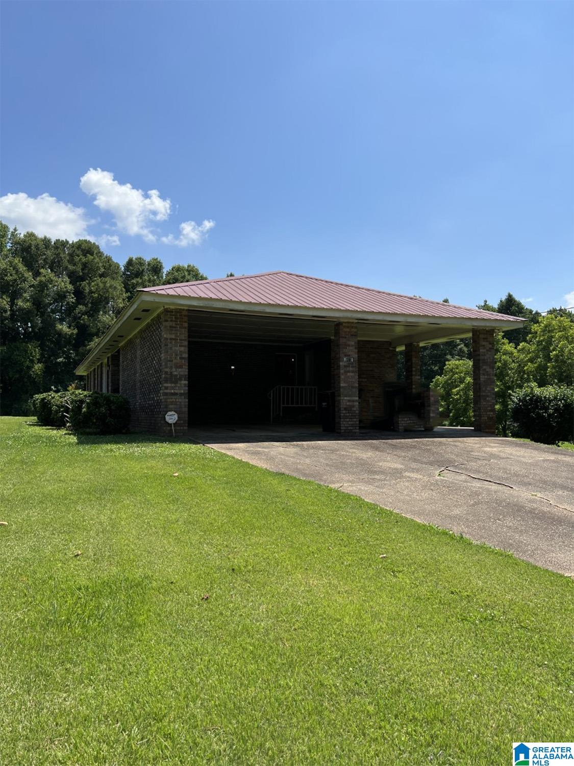 910 Chestnut Street Roanoke, AL 36274 - Photo 2 of 16