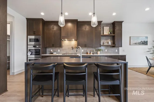 $999,900 | 8603 West Happy Day Drive, Unit RAINIER, Meridian, ID 83646