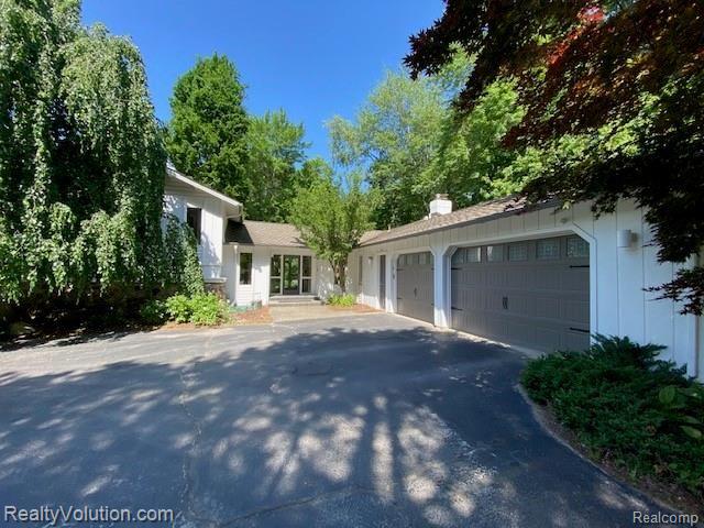 6080 Blue Beech Court Rochester Hills, MI 48306 - Photo 1 of 55