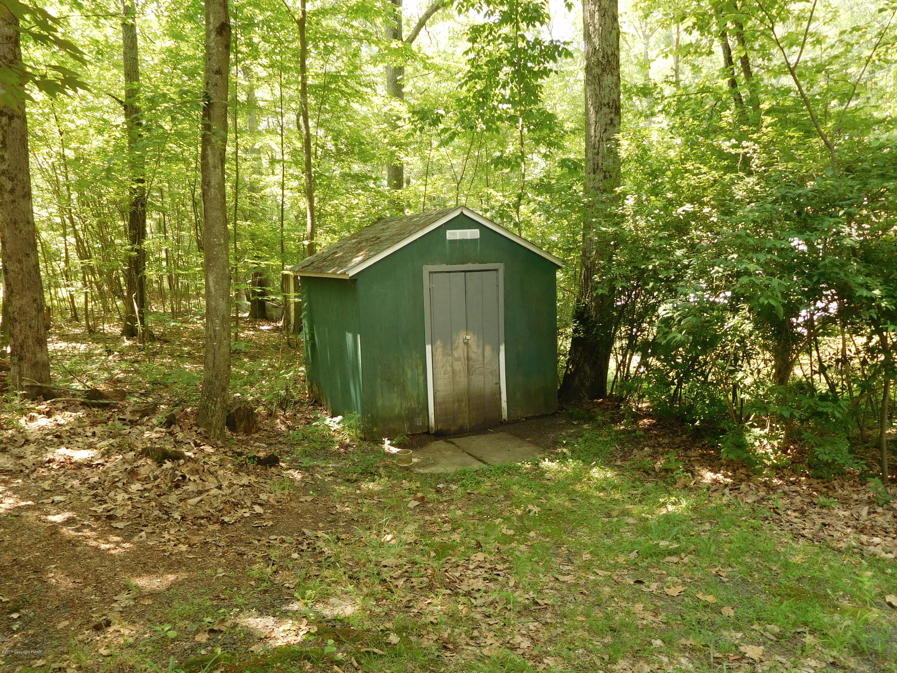 286 Rown Road East Stroudsburg, PA 18302 - Photo 9 of 21 shed