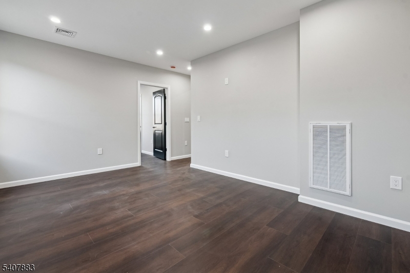 266 Morris Avenue, Unit 2 Springfield, NJ 07081 - Photo 11 of 23