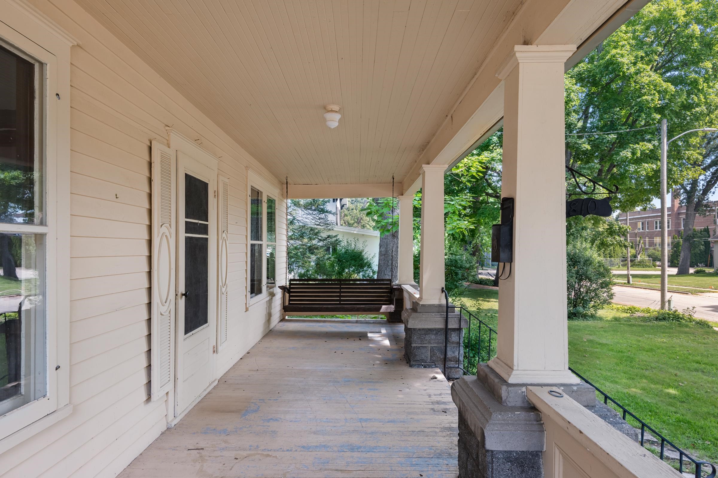 810 South Grove Street Ripon, WI 54971 - Photo 4 of 44