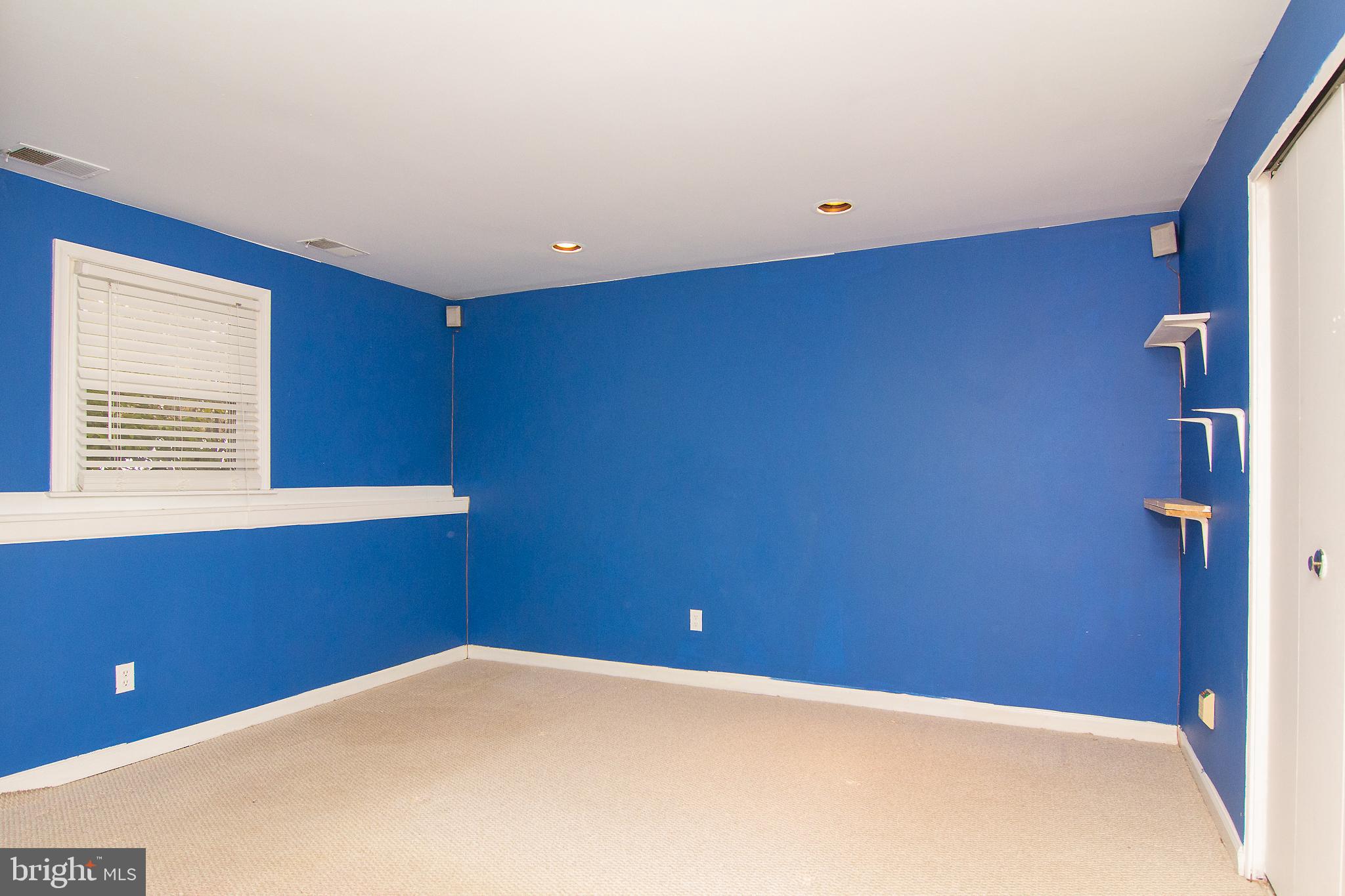 310 Church Road Reisterstown, MD 21136 - Photo 22 of 40 BR 3 w/ decorative ledge