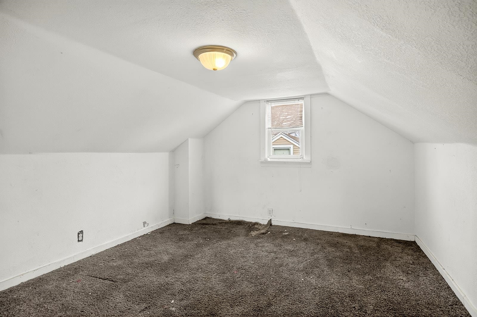2823 Ridgeway Avenue Rockford, IL 61101 - Photo 25 of 28 an empty room with a workbench