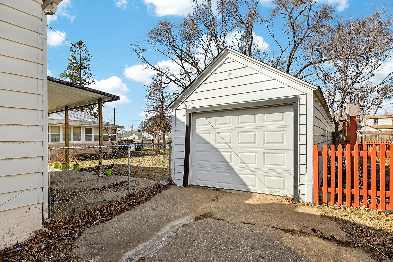 2823 Ridgeway Avenue Rockford, IL 61101 - Photo 3 of 28 a view of a house with a backyard