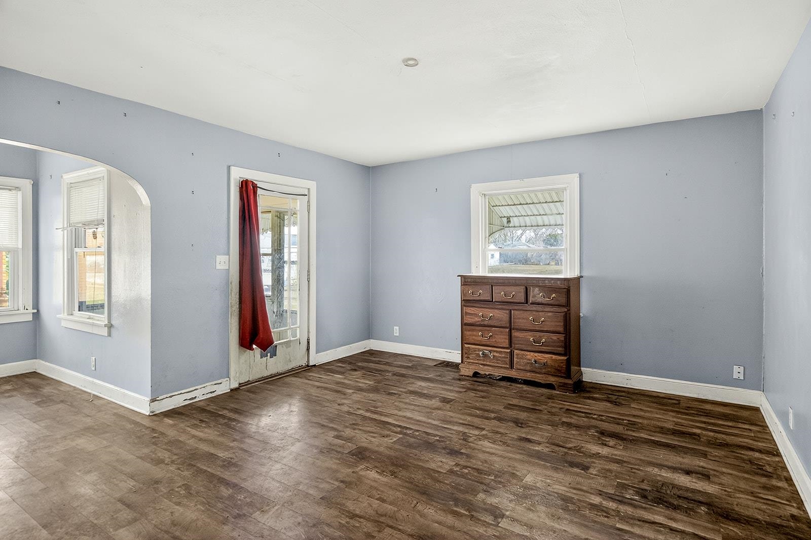 2823 Ridgeway Avenue Rockford, IL 61101 - Photo 9 of 28 a view of an empty room with window and wooden floor