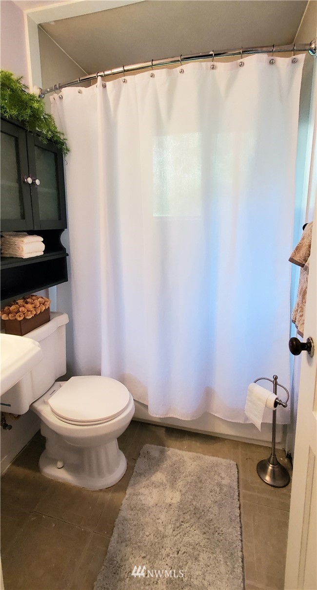 4146 Mayvolt Road Southeast Port Orchard, WA 98366 - Photo 8 of 20 Gallery Image 8